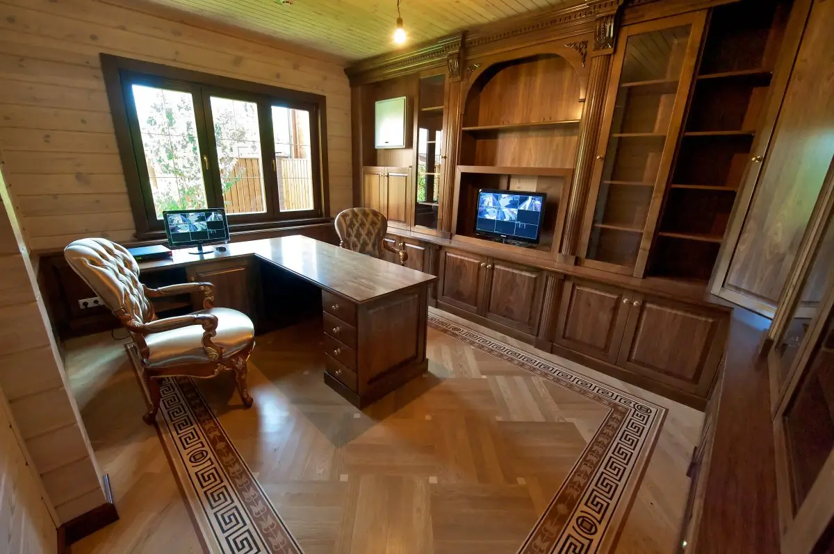Кабинет из дерева