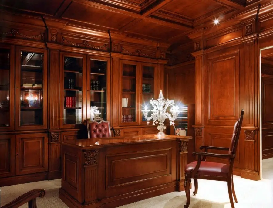 Кабинет премиум класса из красного дерева
